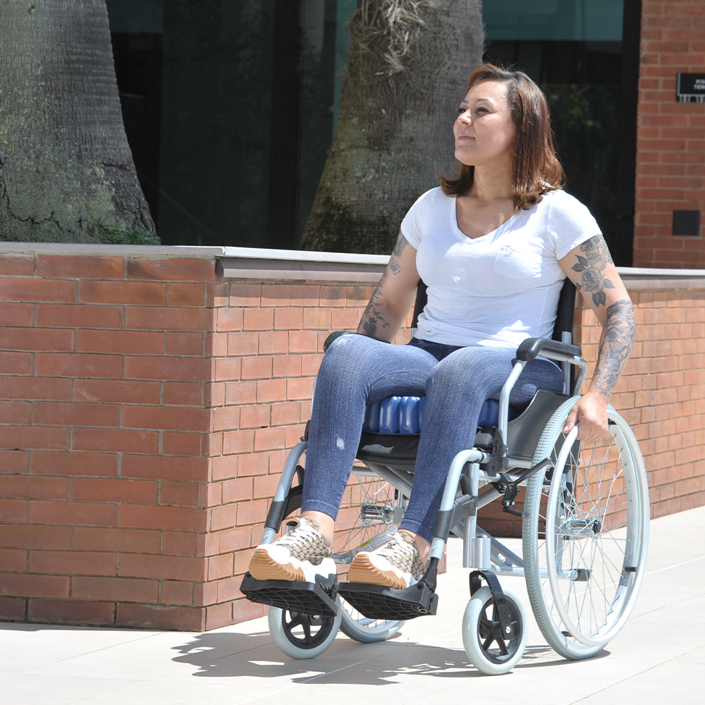 Cadeira de Rodas Dobrável Dellamed D600 Alumínio até 120kg