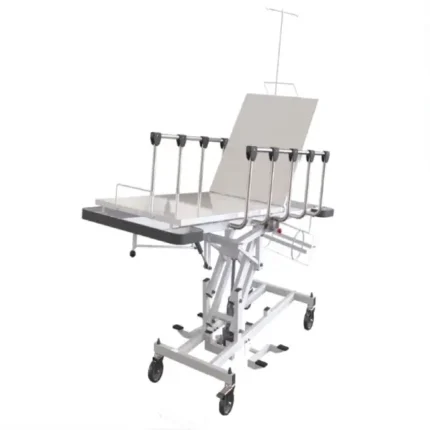 Carro Maca Hidraulico hidráulico é um veículo usado para o transporte e atendimento de pacientes em emergências médicas, garantindo conforto e segurança.
